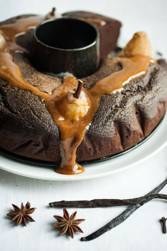 CHOCOLATE AND POACHED PEAR BUNDT CAKE + SPICED CARAMEL // VEGAN