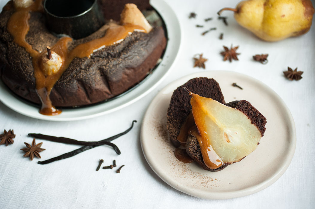 CHOCOLATE AND POACHED PEAR BUNDT CAKE + SPICED CARAMEL // VEGAN