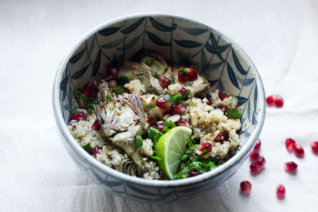 Tangy artichoke and pomegranate quinoa salad {vegan + gluten free} - Marta's Plants