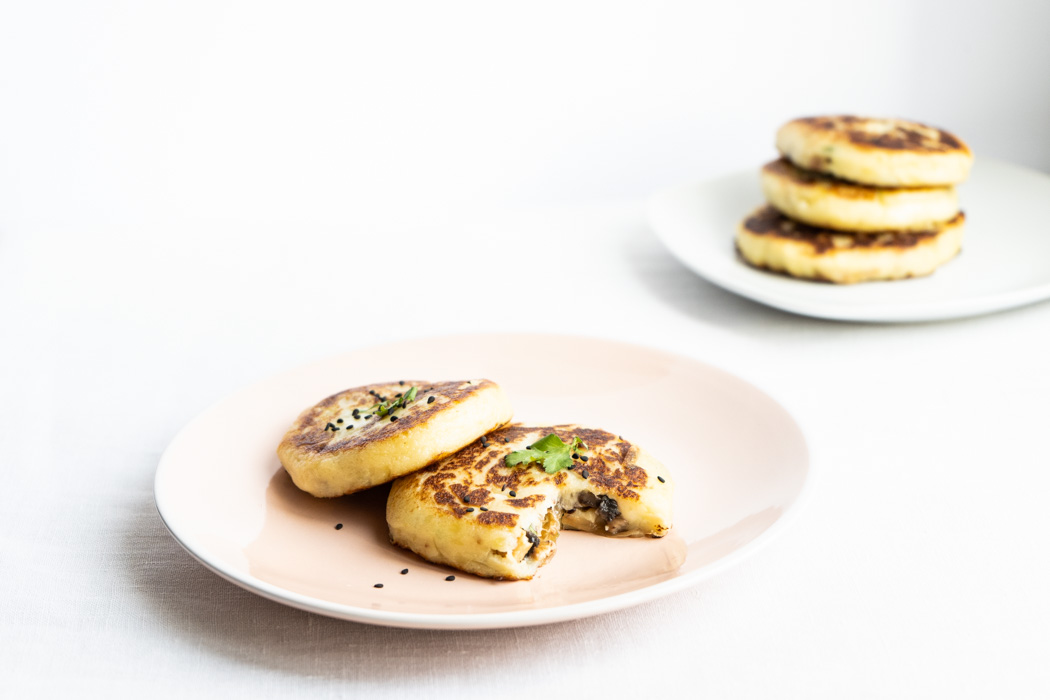 Potato pancakes with a tofu-mushroom filling {vegan} - Marta's Plants