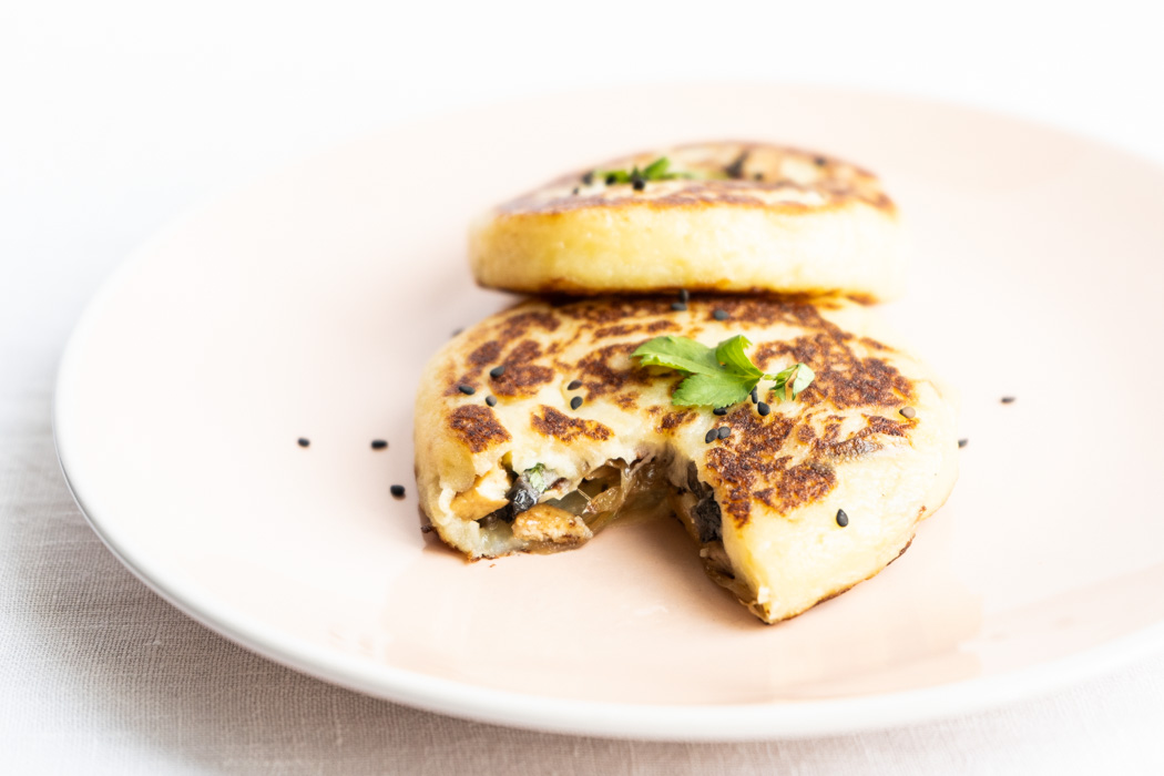 Potato pancakes with a tofu-mushroom filling {vegan} - Marta's Plants