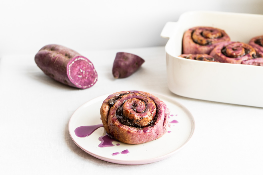 Ube (purple sweet potato) cinnamon rolls {vegan} - Marta's Plants